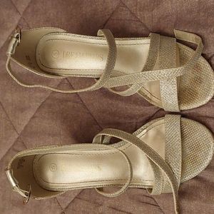 Dream Pairs Size 5 Heels